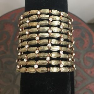 🖤Woman’s Gold Bracelet w/ Rhinestones 🖤